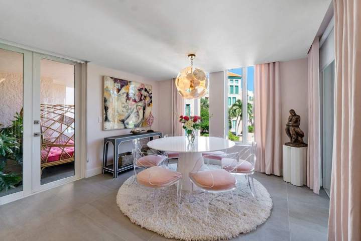 Modern Interior Custom Aventura