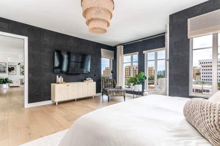 Luxurious and Spacious Master Suite Aventura